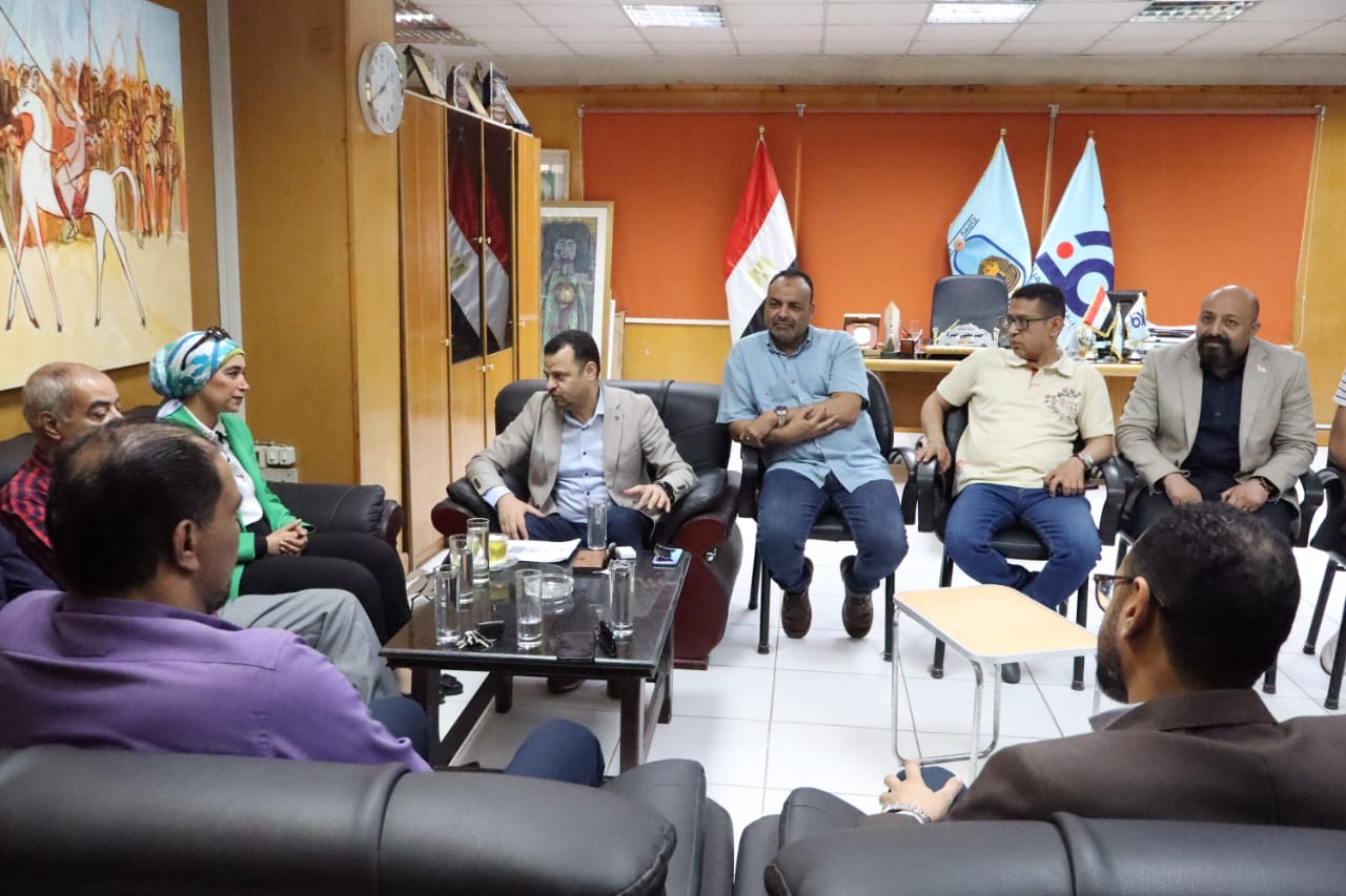 انطلاق أعمال مشروع الهوية البصرية لجامعة الأقصر في كلية الفنون الجميلة