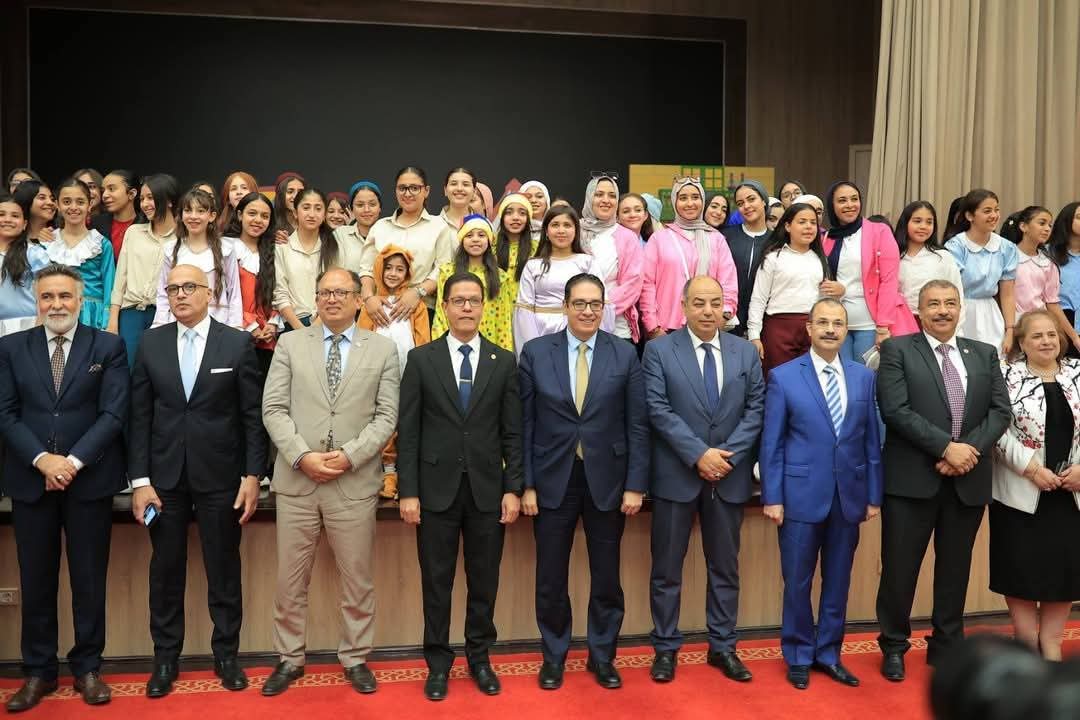 جامعة عين شمس تتألق في مهرجان الفنون الشعبية بمشاركة جامعات القاهرة الكبرى