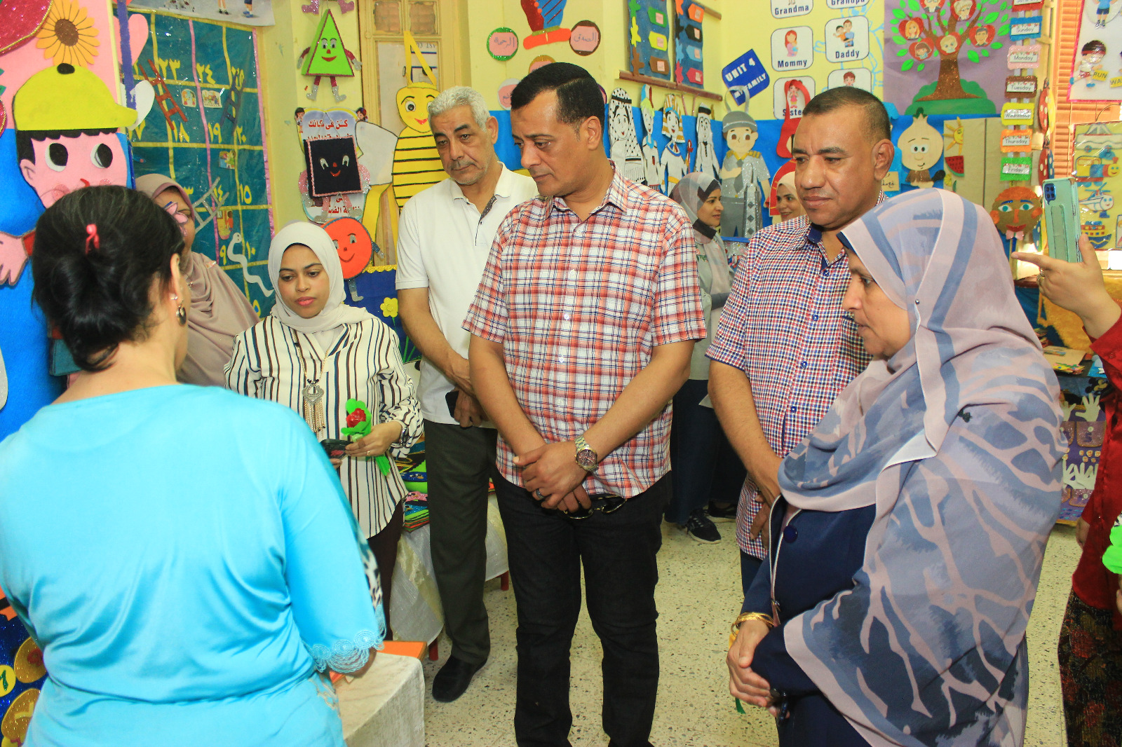 تعليم سوهاج يضيء مستقبل الطفولة ويفتتح معرض لأنشطة رياض الاطفال