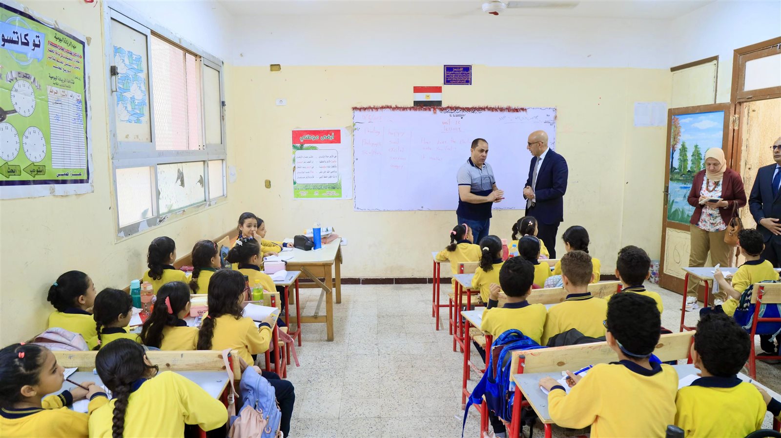 وزير التربية والتعليم يواصل متابعة انتظام العملية التعليمية 