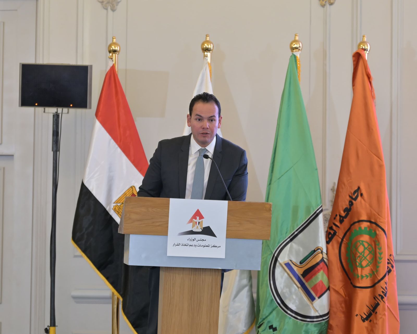 الدكتور أسامة الجوهري