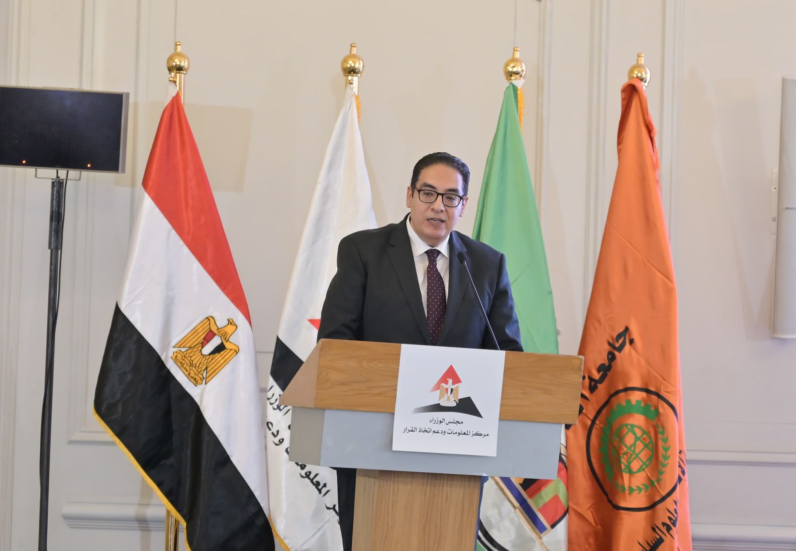 الدكتور محمد سامي عبد الصادق رئيس جامعة القاهرة