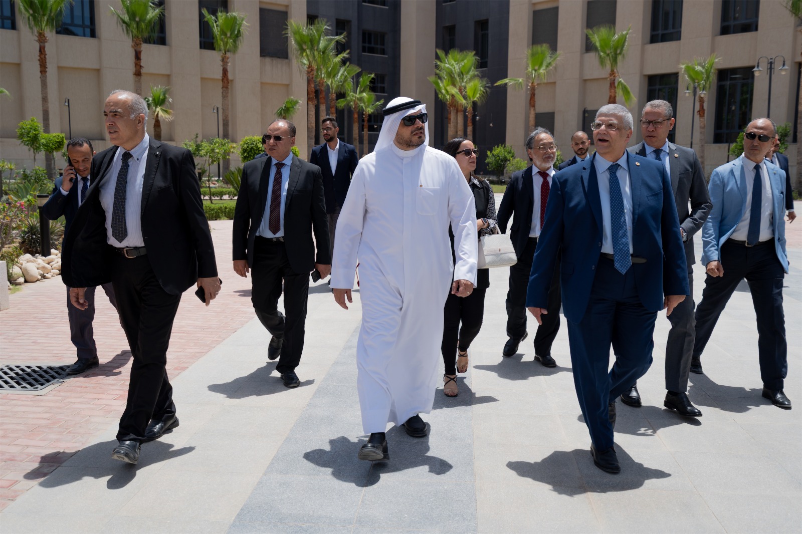 رئيس الجامعة المصرية اليابانية يبحث التعاون الأكاديمي مع المستشار الثقافي الكويتي