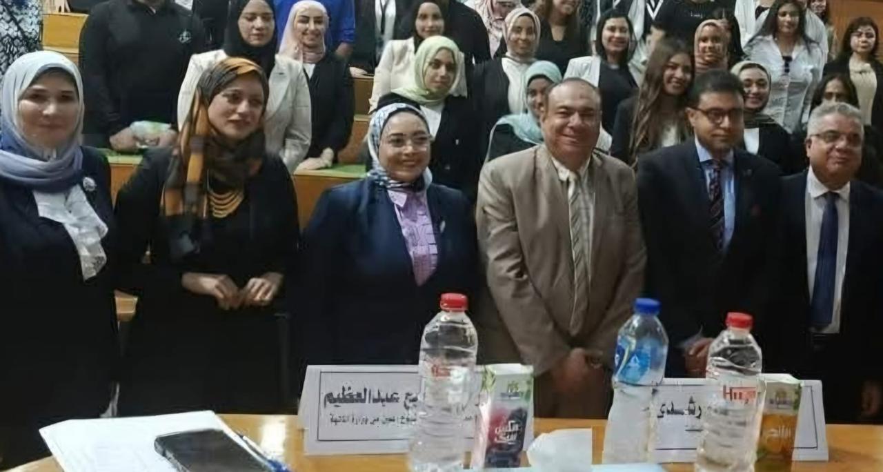 مؤتمر سنوي بطابع احترافي يحاكي سوق العمل في جامعة القاهرة