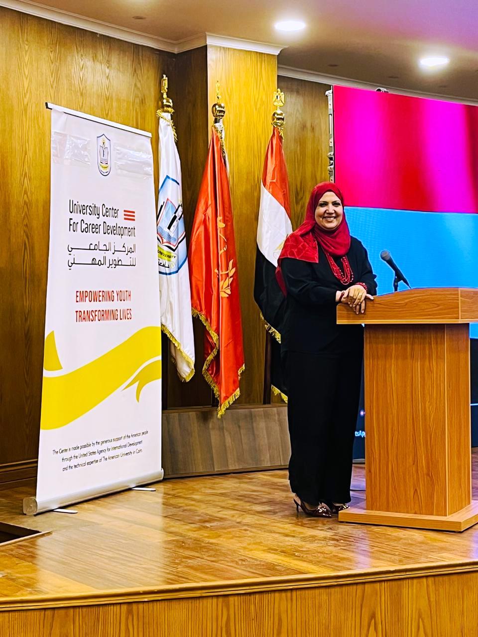 رئيس جامعة بورسعيد يستقبل المدير التنفيذى لهيئة فولبرايت مصر