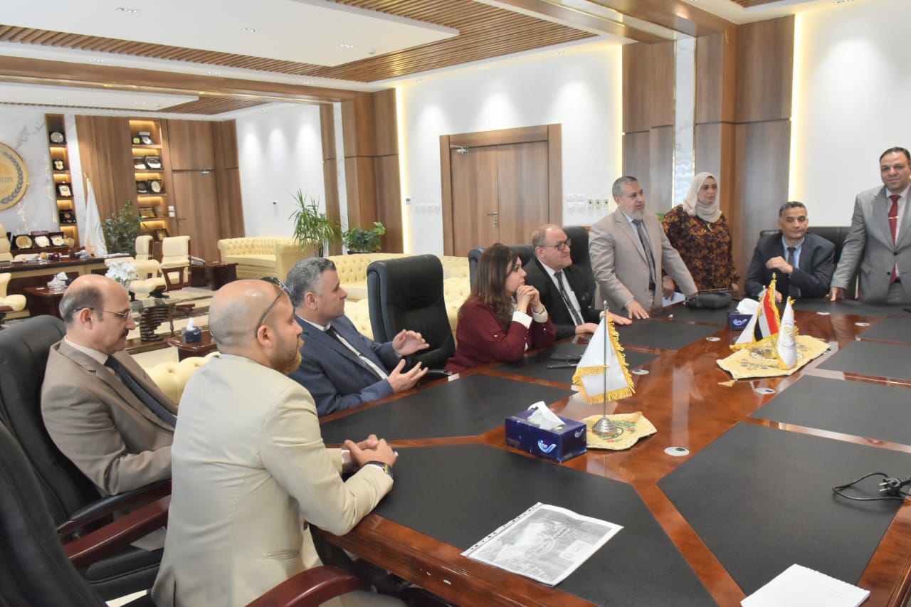 رئيس جامعة مدينة السادات تستقبل وفد من وزارة المالية لتفعيل منظومة (GFMIS) في الجامعة