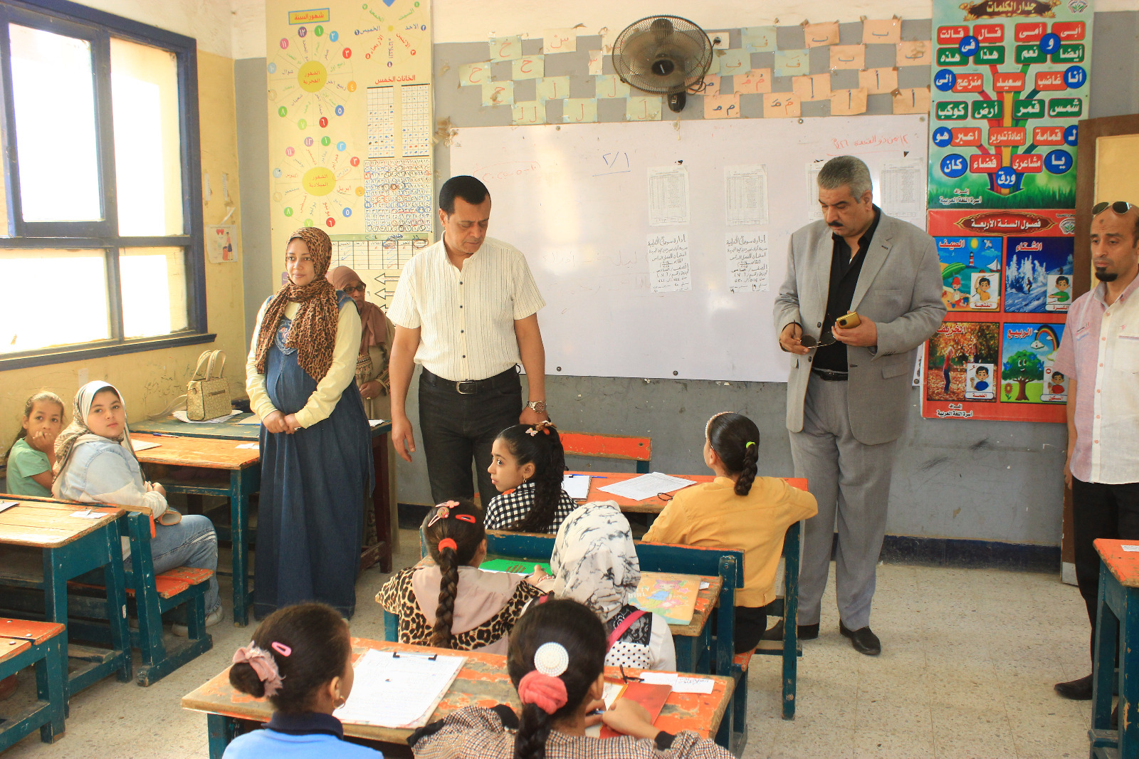 مدير تعليم سوهاج يتابع امتحانات الفصل الدراسي الثاني