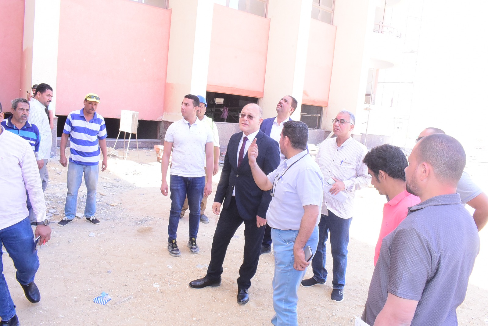 رئيس جامعة سوهاج يتابع تجهيزات جامعة سوهاج الأهلية برؤية حديثة