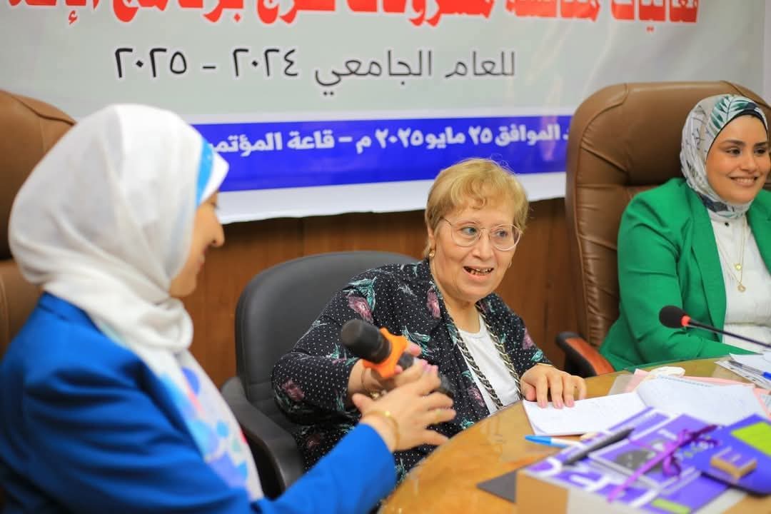 الإعلام الرقمي يشعل جامعة القاهرة ويحتفل بتخريج جيل رقمي مبدع