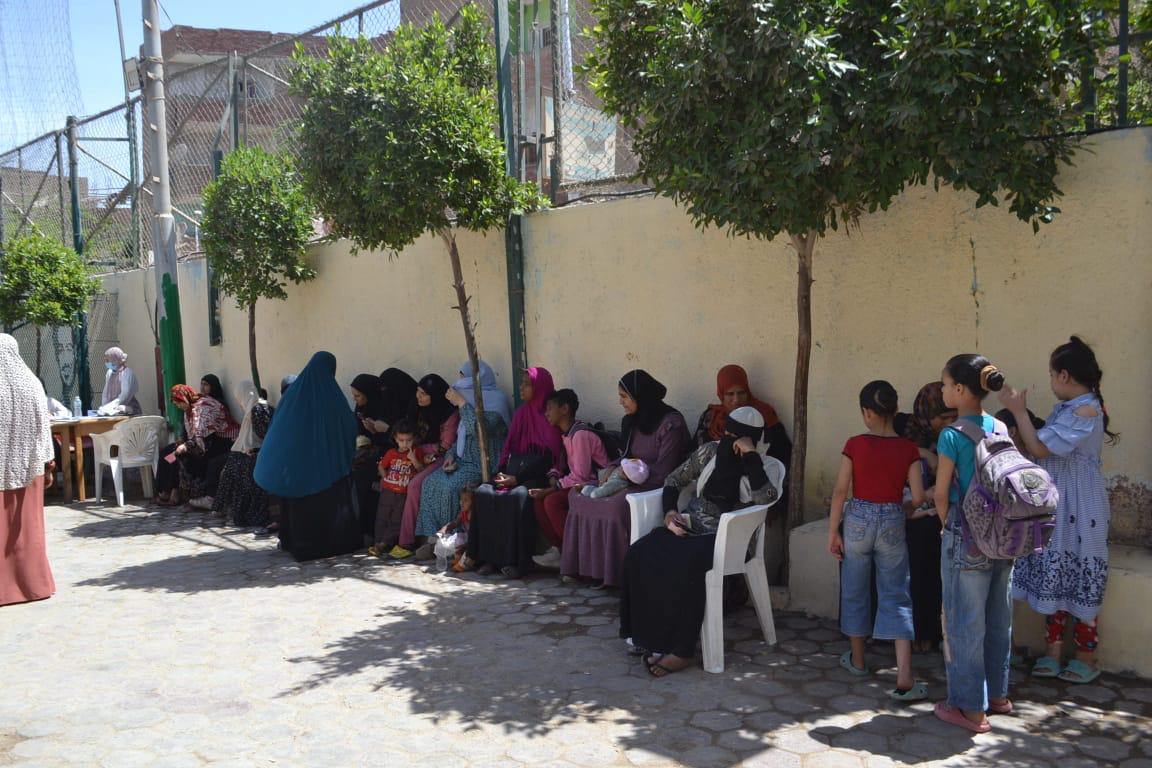 جامعة حلوان تطلق قافلة طبية متكاملة لخدمة المجتمع