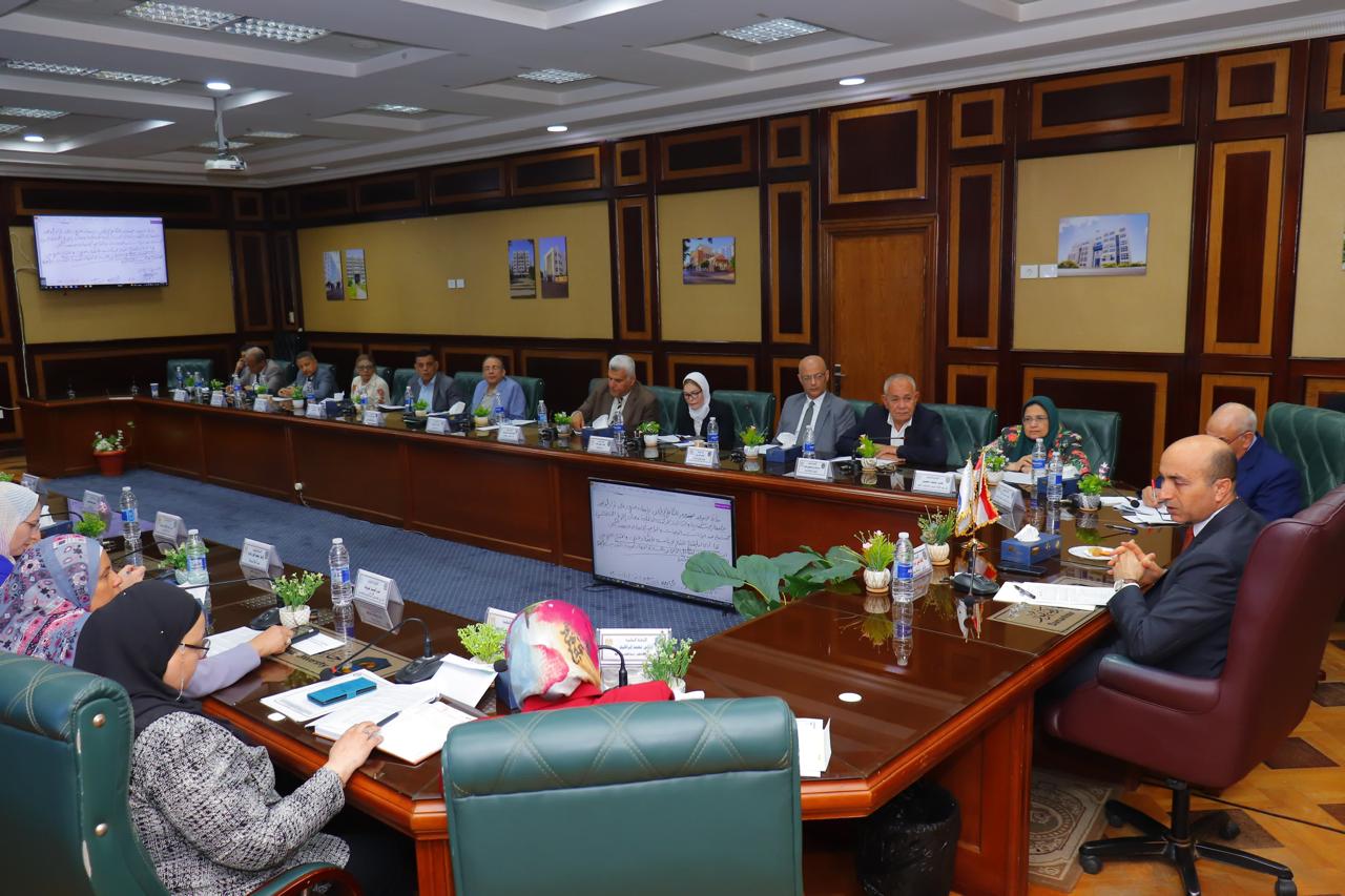 جامعة دمنهور تعلن انطلاقة جديدة بإنشاء الجامعة الأهلية وترقيات ومنح درجات علمية هامة