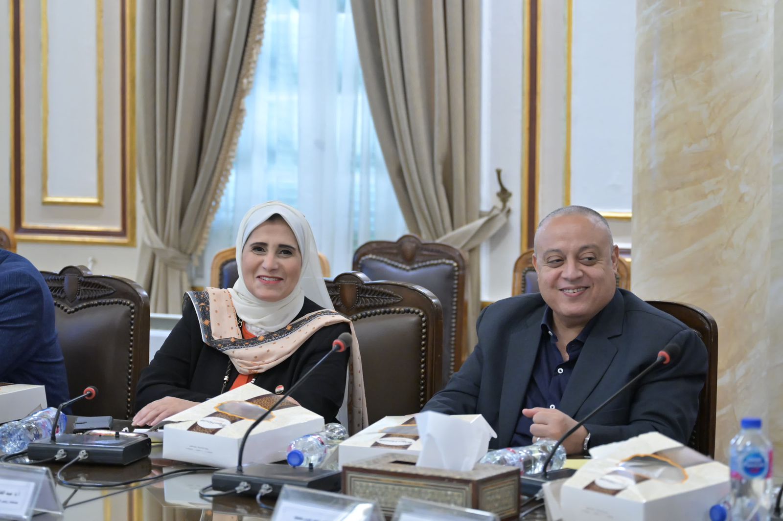 جامعة القاهرة تدعم التحول الرقمي وتتابع التنسيق والامتحانات