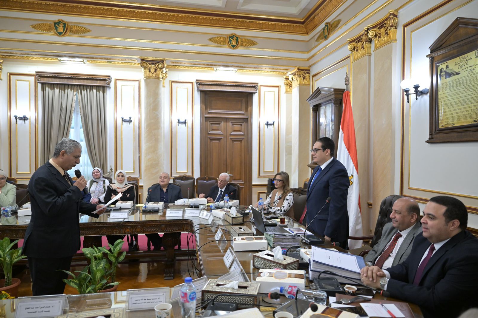 جامعة القاهرة تدعم التحول الرقمي وتتابع التنسيق والامتحانات