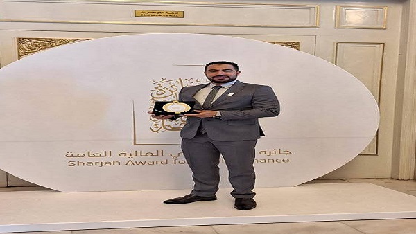 الدكتور الحسن قطب يفوز بجائزة الشارقة في المالية العامة
