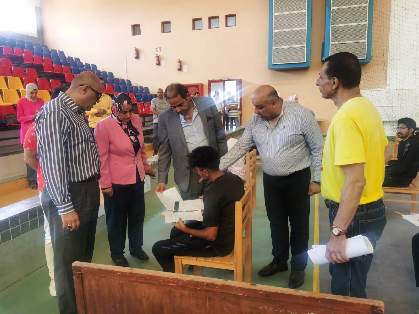 رئيس جامعة بورسعيد يتفقد سير اعمال امتحانات الفصل الدراسى الثانى