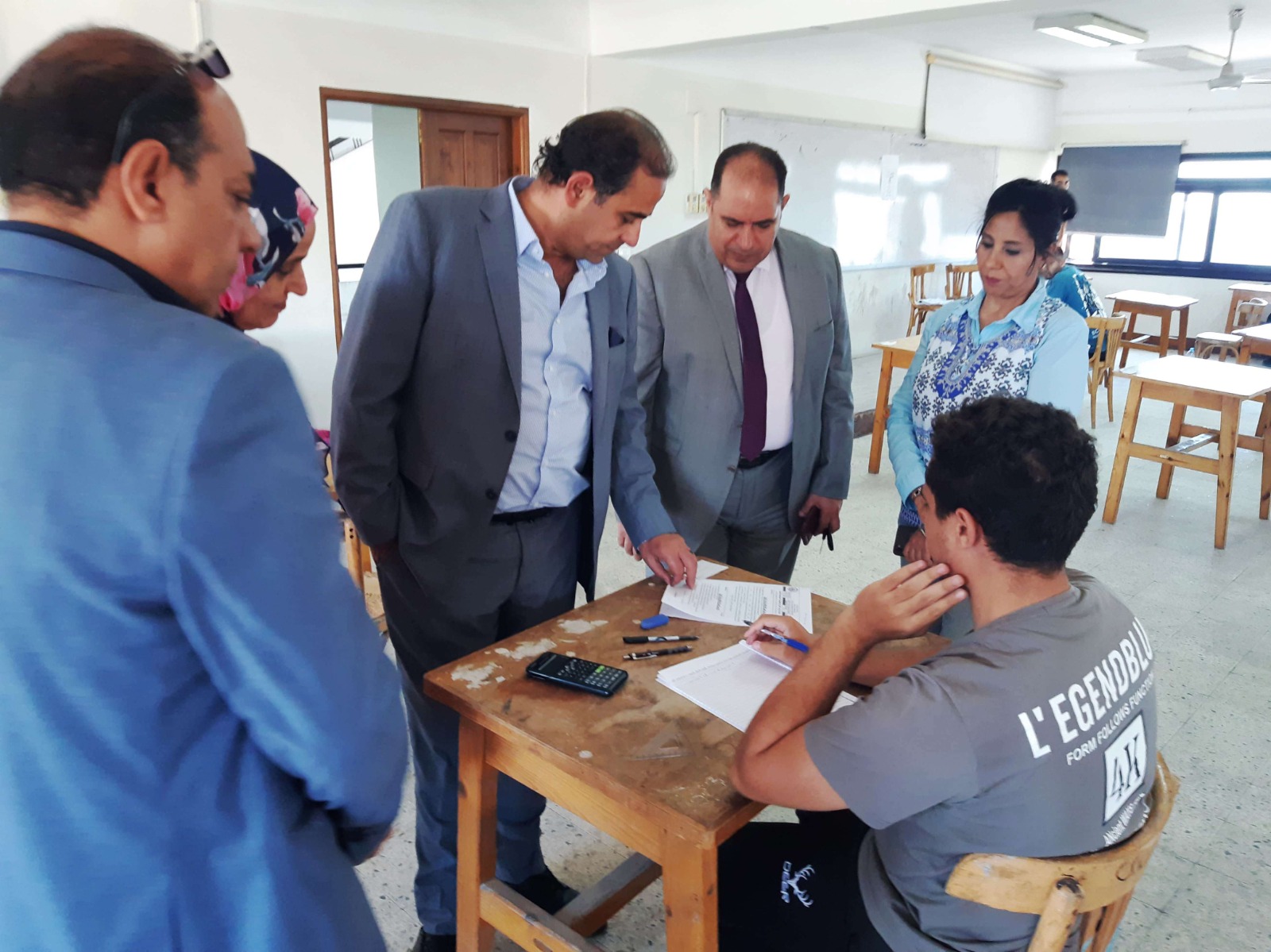 رئيس جامعة بورسعيد يتفقد سير اعمال امتحانات الفصل الدراسى الثانى