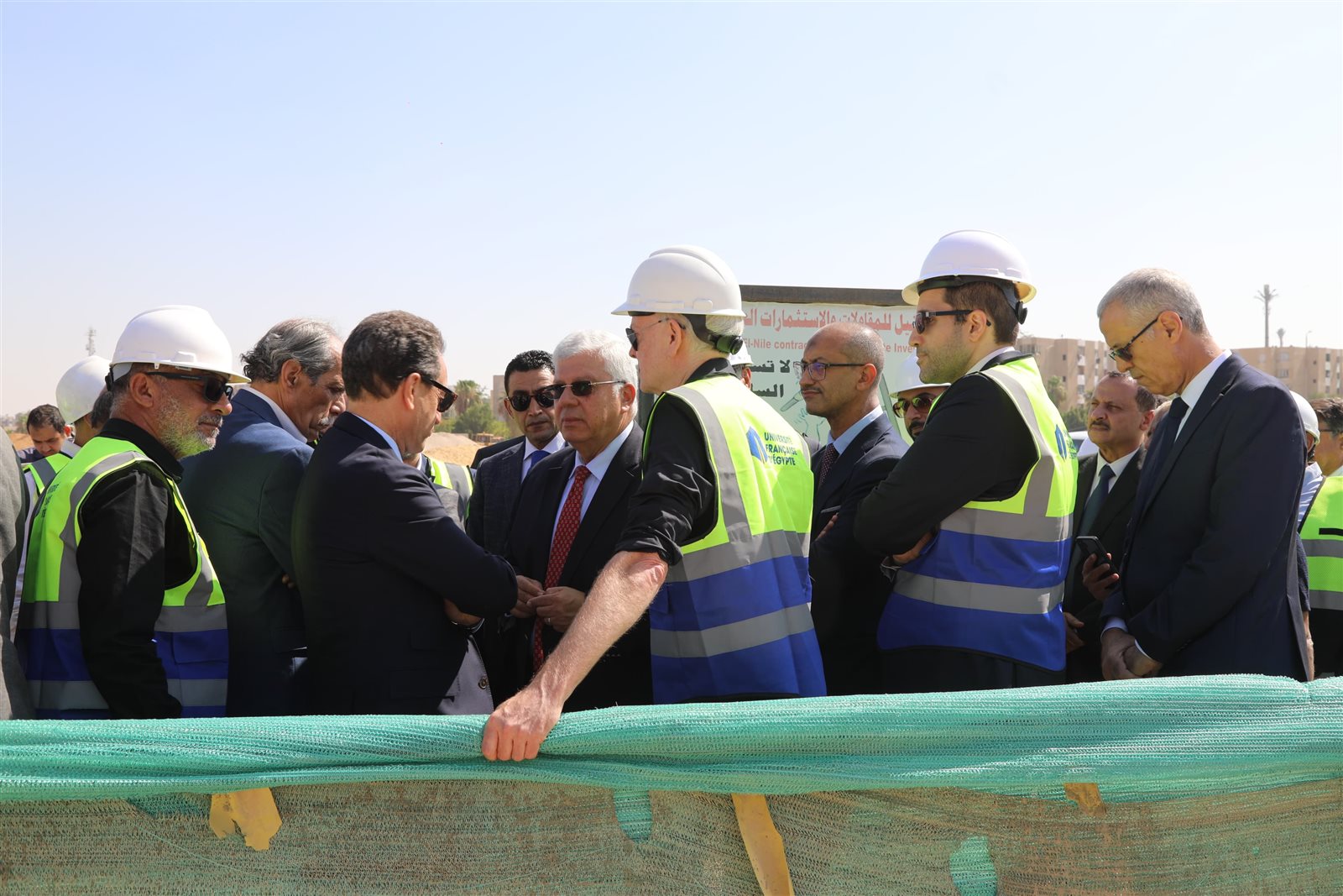 وزير التعليم العالي يتابع سير الأعمال الإنشائية بالحرم الجديد للجامعة الفرنسية