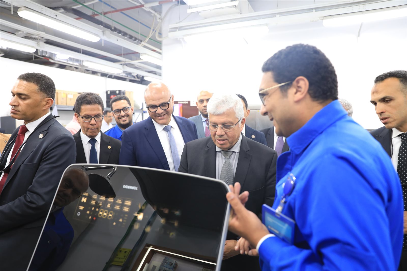 وزير التعليم العالي يزور مركز البحوث والتطوير بمجموعة العربي ببنها