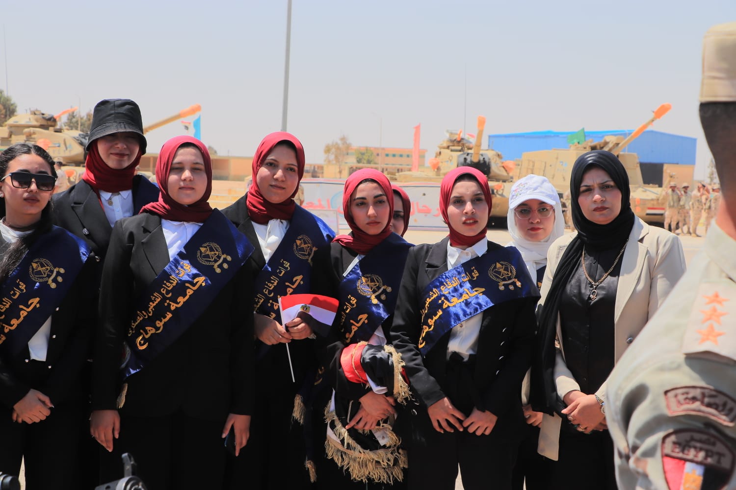 زيارة ميدانية لطلاب جامعة سوهاج إلى قاعدة محمد نجيب العسكرية