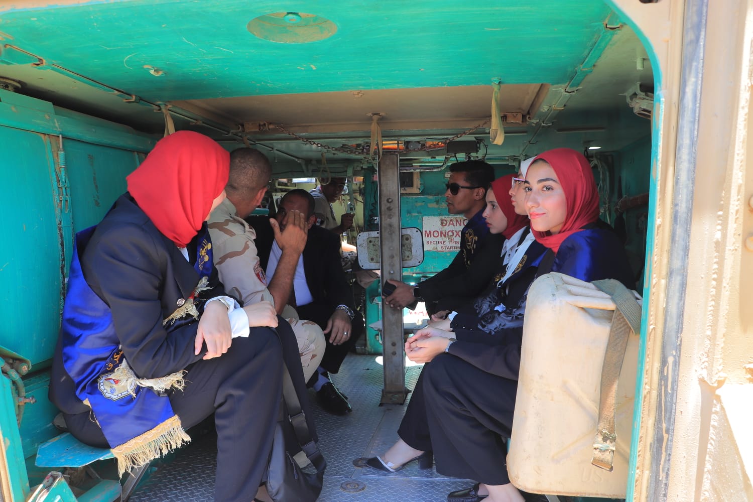 زيارة ميدانية لطلاب جامعة سوهاج إلى قاعدة محمد نجيب العسكرية