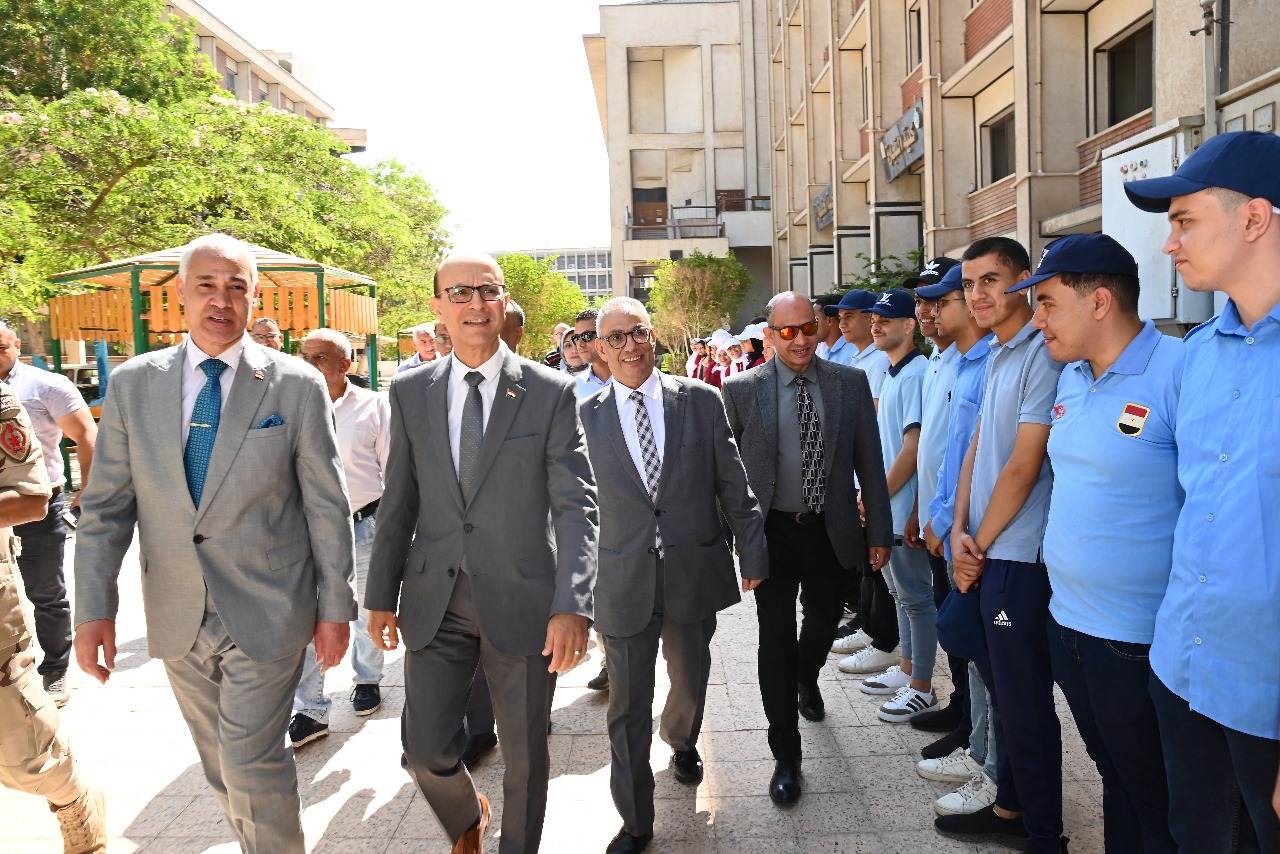 جامعة أسيوط تطلق حملة التبرع بالدم لدعم المستشفيات والمجتمع