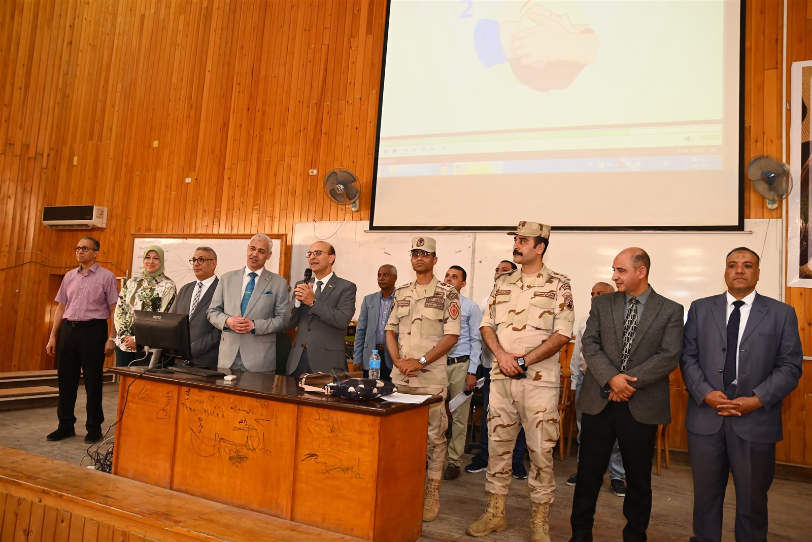 جامعة أسيوط تطلق حملة التبرع بالدم لدعم المستشفيات والمجتمع