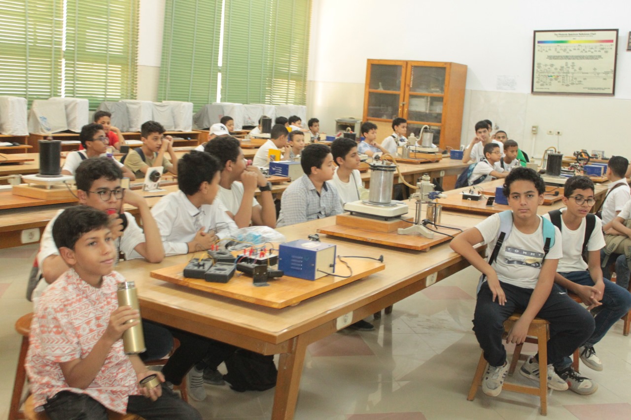 رئيس جامعة أسيوط يدعم جامعة الطفل بزيارة علمية لتعزيز وعي الأطفال