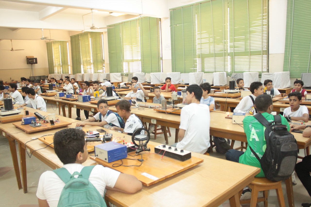 رئيس جامعة أسيوط يدعم جامعة الطفل بزيارة علمية لتعزيز وعي الأطفال