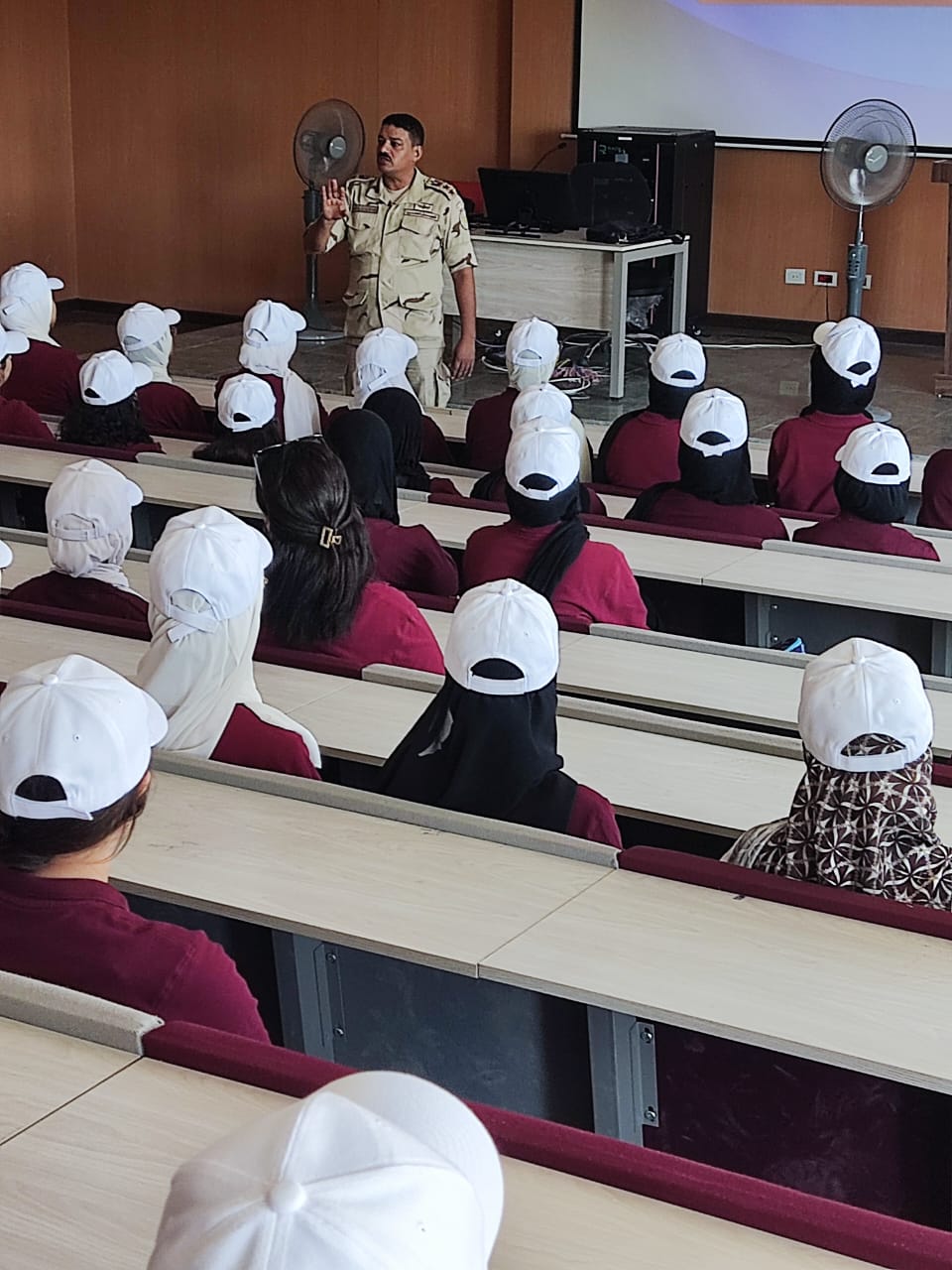 جامعة أسيوط الأهلية تطلق دورة التربية العسكرية لبناء وعي طلابها