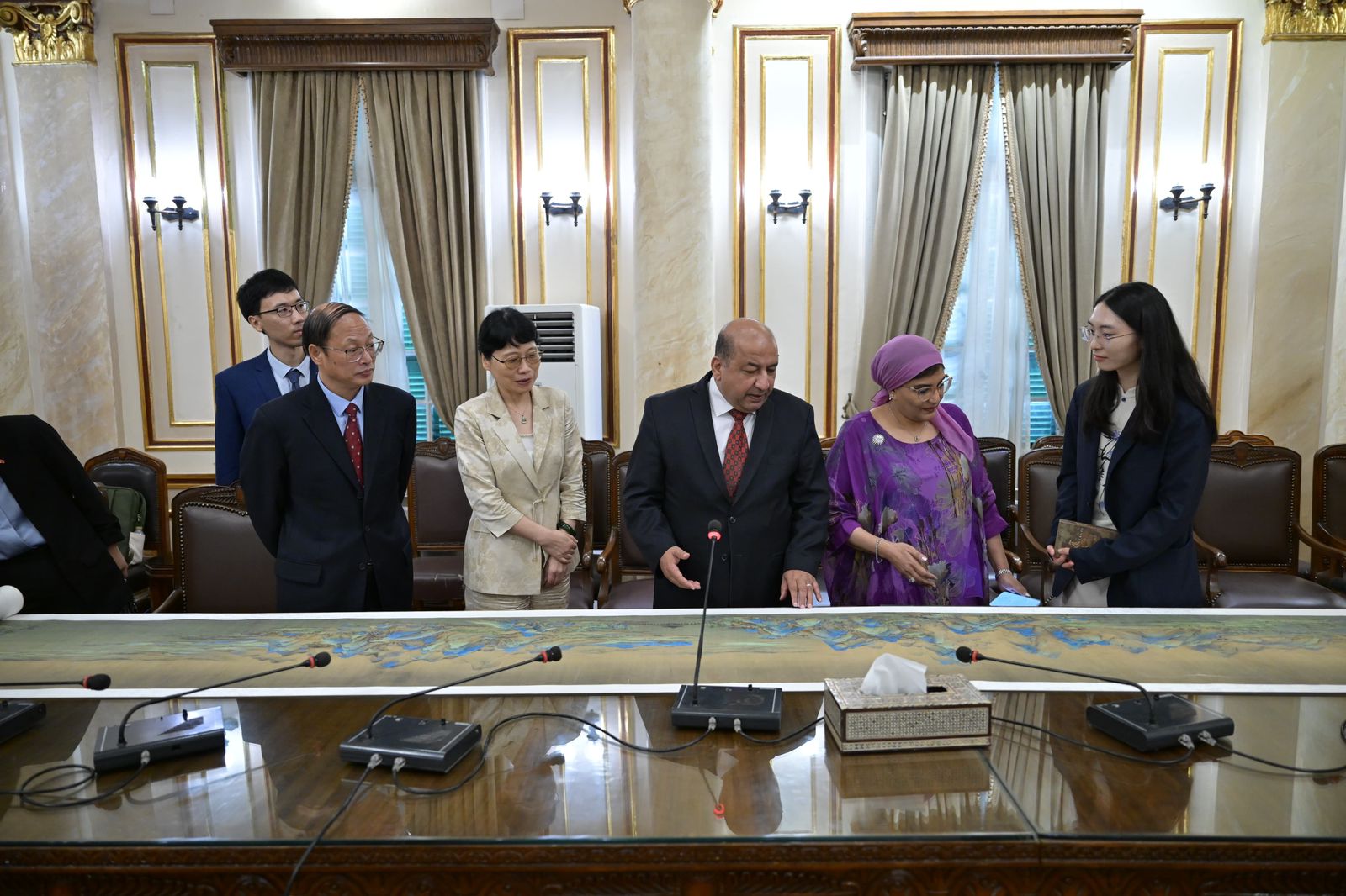 جامعة القاهرة تبحث شراكة استراتيجية جديدة مع جامعة جيجيانغ الصينية