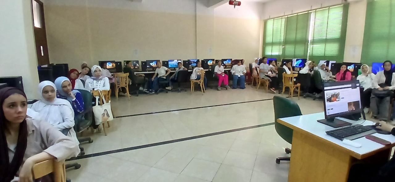 جامعة الطفل تزور حاسبات ومعلومات أسيوط