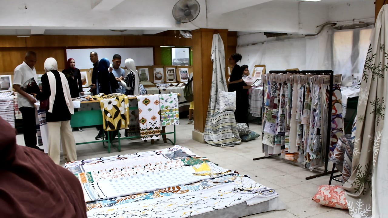 كلية الفنون التطبيقية جامعة حلوان تنظم معرضًا لعرض مشروعات التخرج المبتكرة