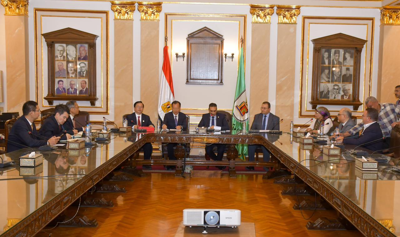 جامعة القاهرة توسع التعاون مع الجامعات الصينية في الزراعة والبحث العلمي