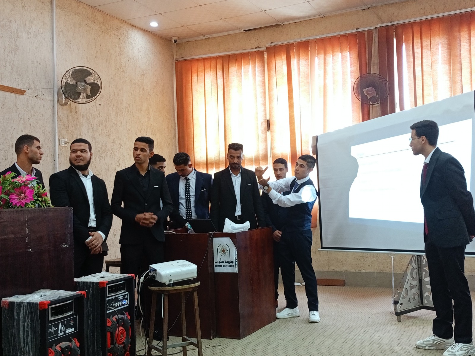 طلاب كلية التكنولوجيا والتعليم جامعة حلوان يبتكرون ماكينة CNC ثلاثية المحاور