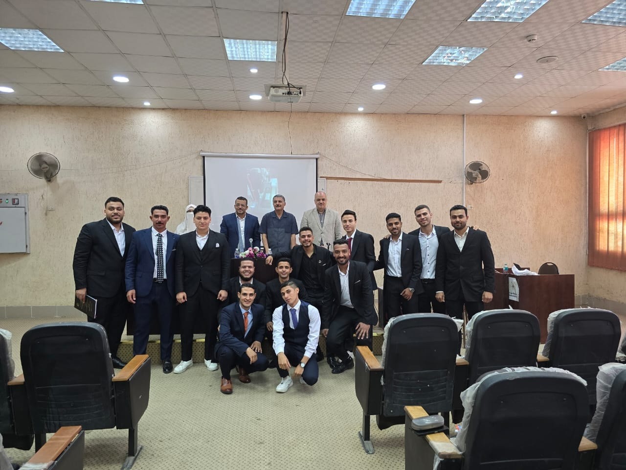 طلاب كلية التكنولوجيا والتعليم جامعة حلوان يبتكرون ماكينة CNC ثلاثية المحاور