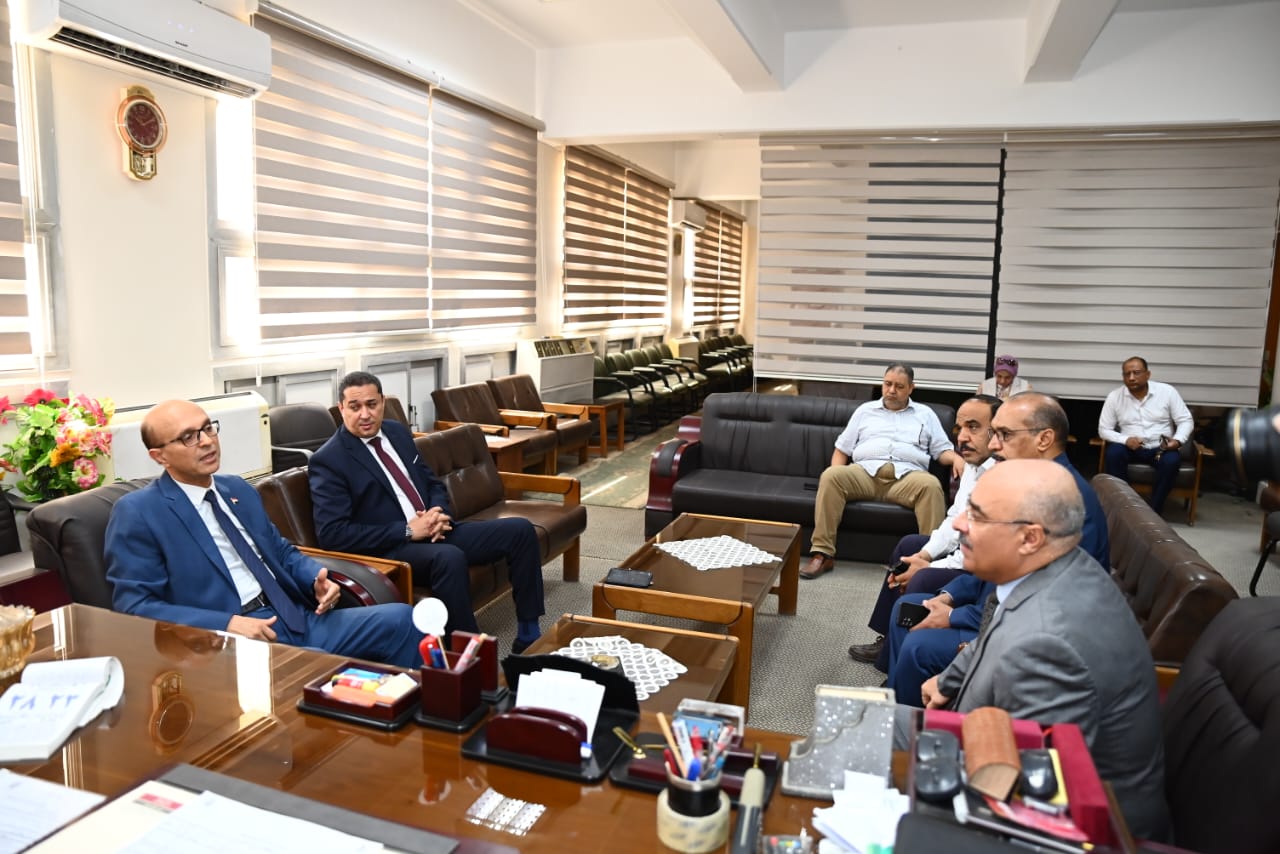 رئيس جامعة أسيوط يتابع اختبارات القدرات 2025 بكلية علوم الرياضة