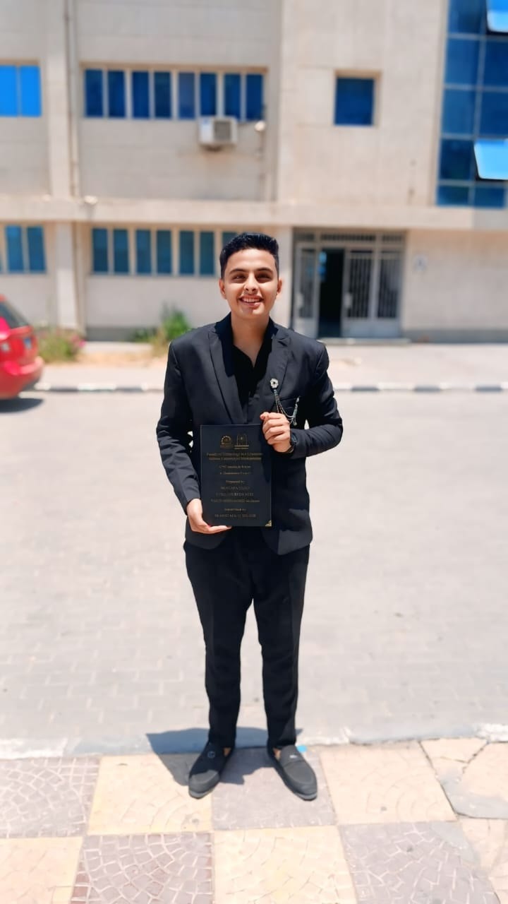 ماكينة CNC بخمسة محاور من طلاب كلية التكنولوجيا والتعليم جامعة حلوان