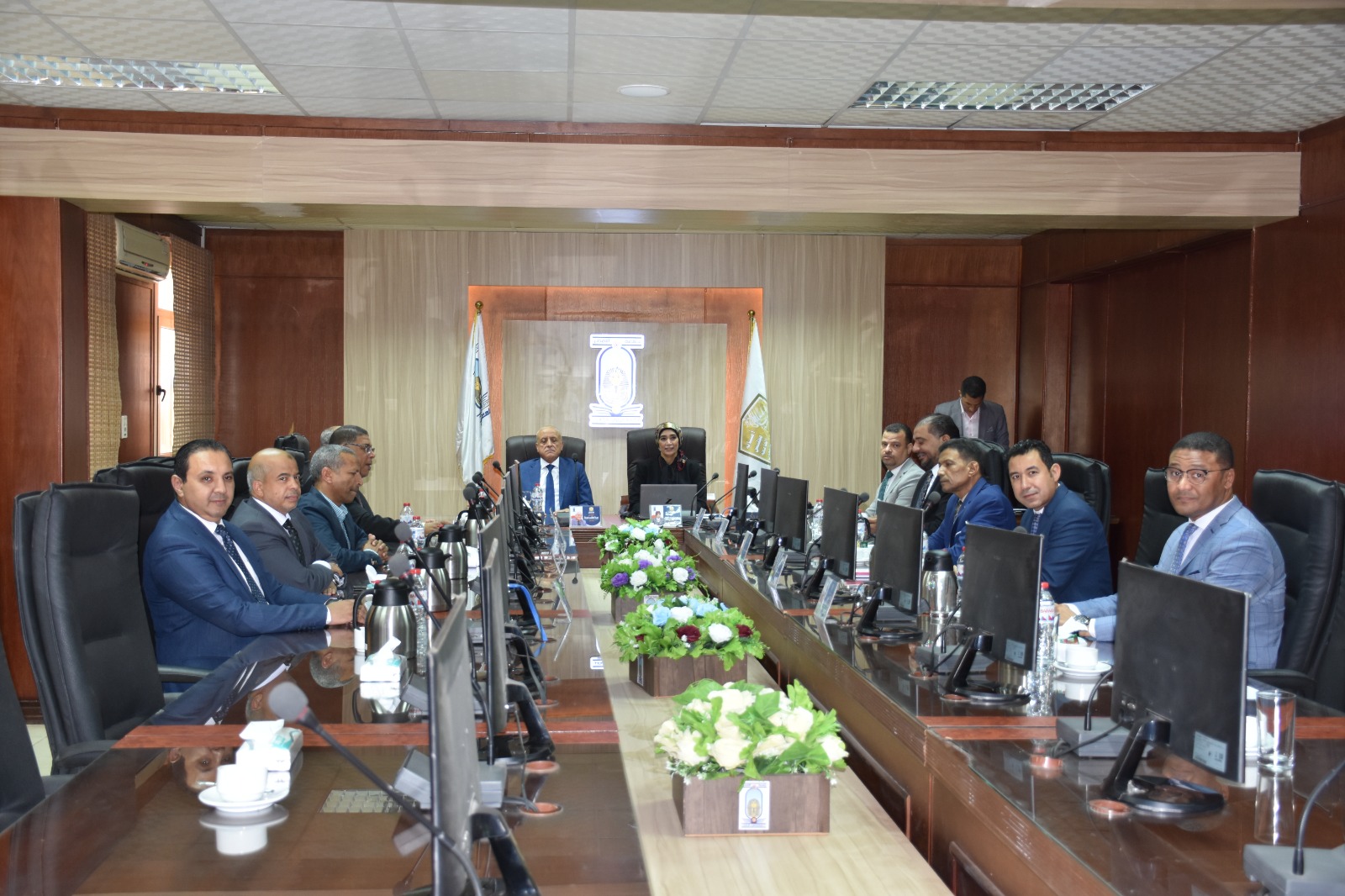 مجلس جامعة الأقصر يقر برامج جديدة ويمنح درجات علمية متقدمة