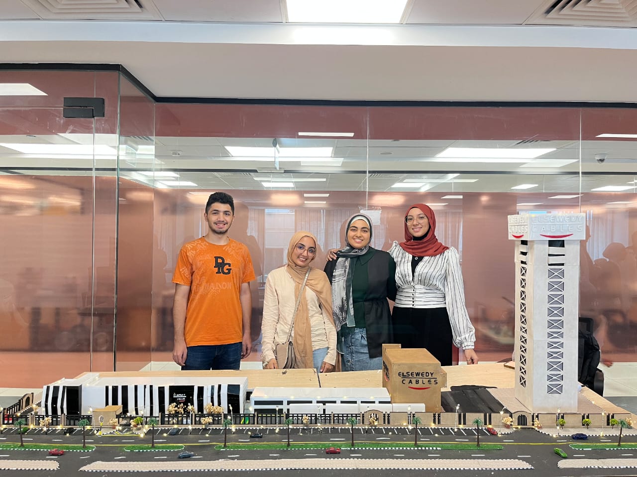 جامعة عين شمس تنظم ورشة عمل تطبيقية بالتعاون مع شركة السويدي للكابلات