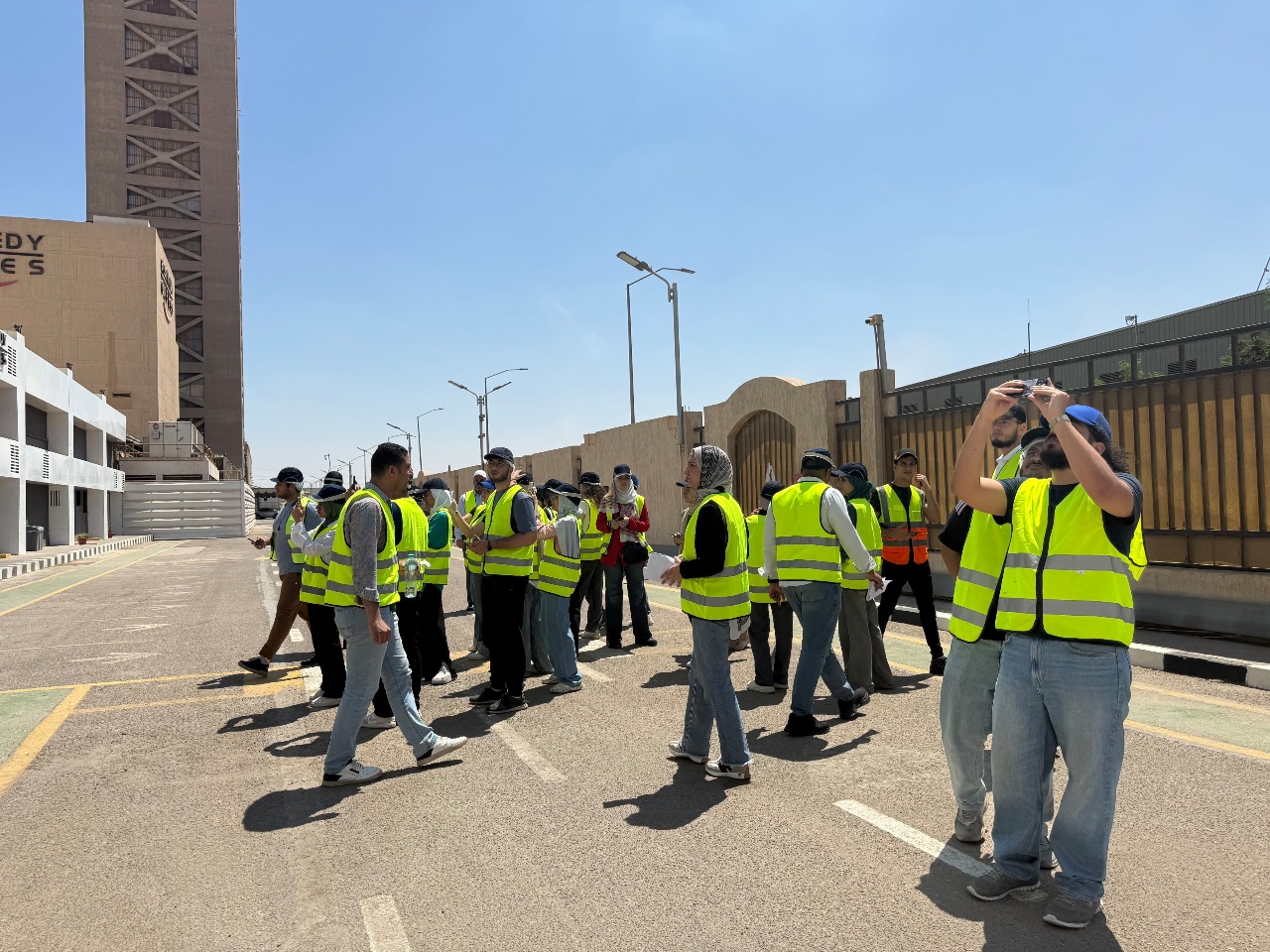 جامعة عين شمس تنظم ورشة عمل تطبيقية بالتعاون مع شركة السويدي للكابلات