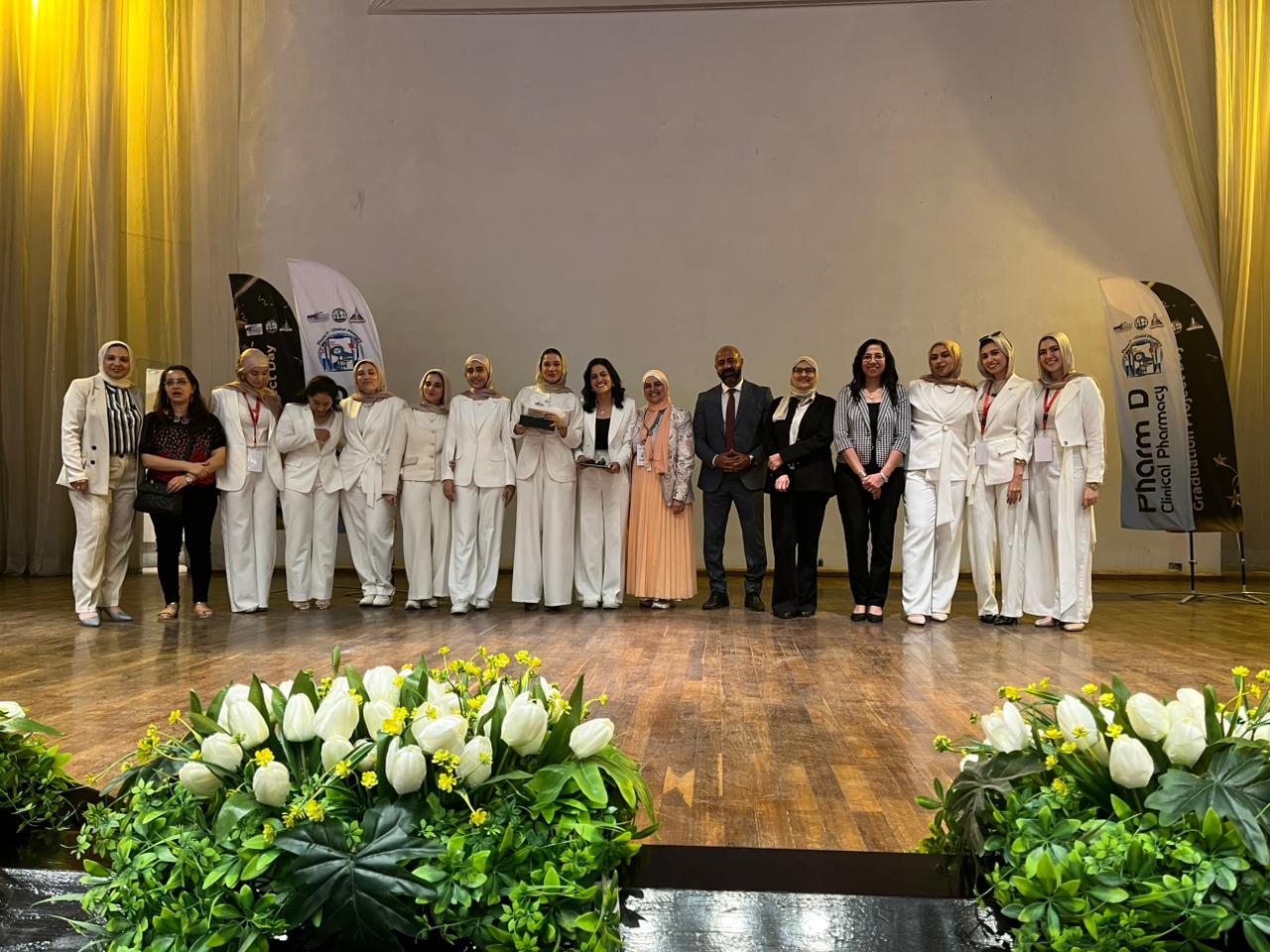 جامعة عين شمس تكرم إنجازات طلاب PharmD بفوز 3 مشروعات تخرج متميزة