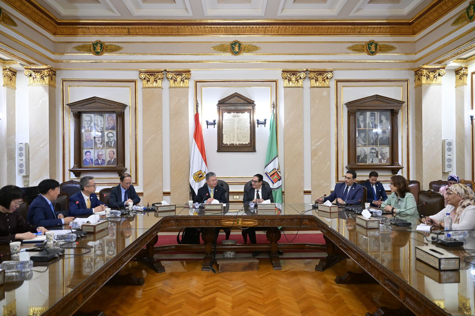 جامعة القاهرة تستقبل وفد الجمعية الصينية للتعليم العالي