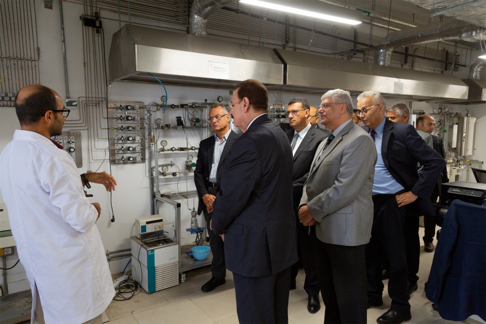 الجامعة المصرية اليابانية تبحث تعزيز الشراكة في الهيدروجين الأخضر مع أبو قير للأسمدة