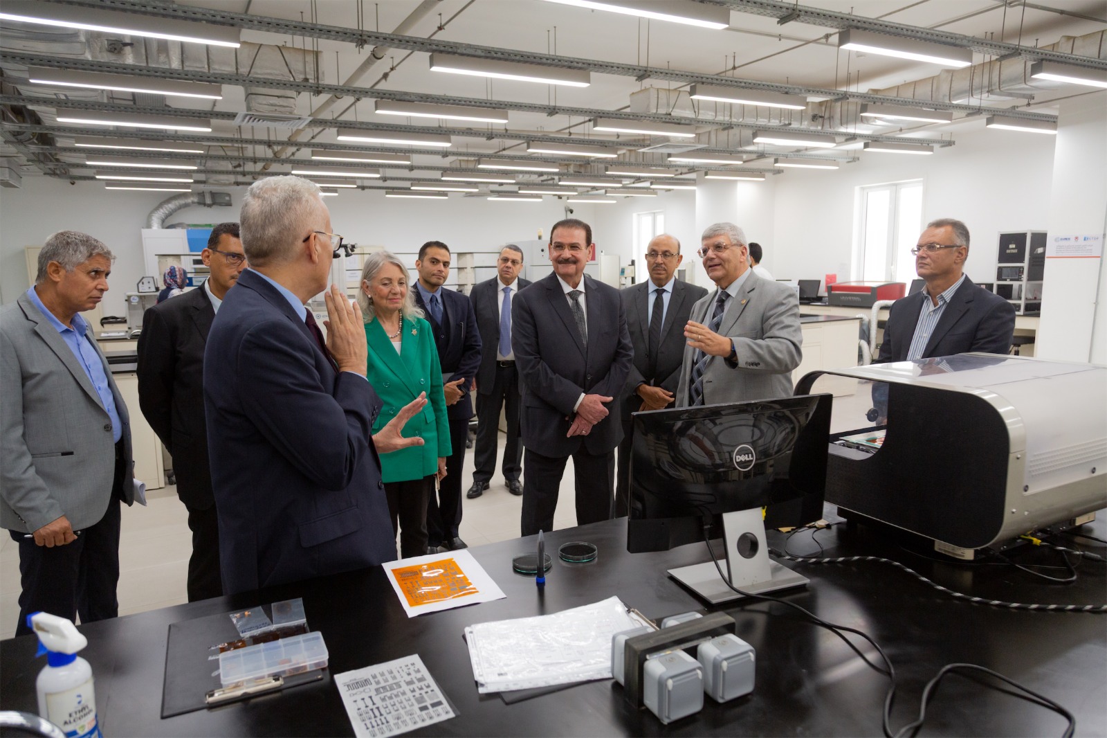 الجامعة المصرية اليابانية تبحث تعزيز الشراكة في الهيدروجين الأخضر مع أبو قير للأسمدة