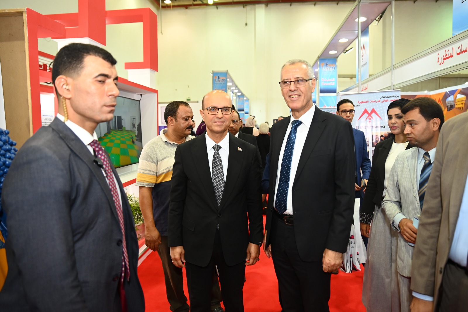 جامعة أسيوط تبهر الحضور في معرض أخبار اليوم للتعليم العالي ببرامج أكاديمية مبتكرة