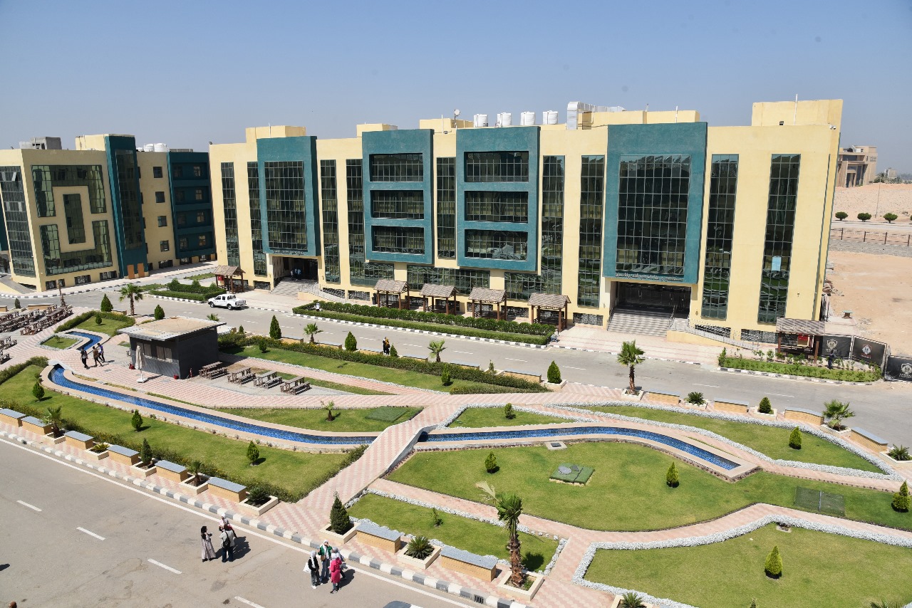 جامعة سفنكس بأسيوط الجديدة