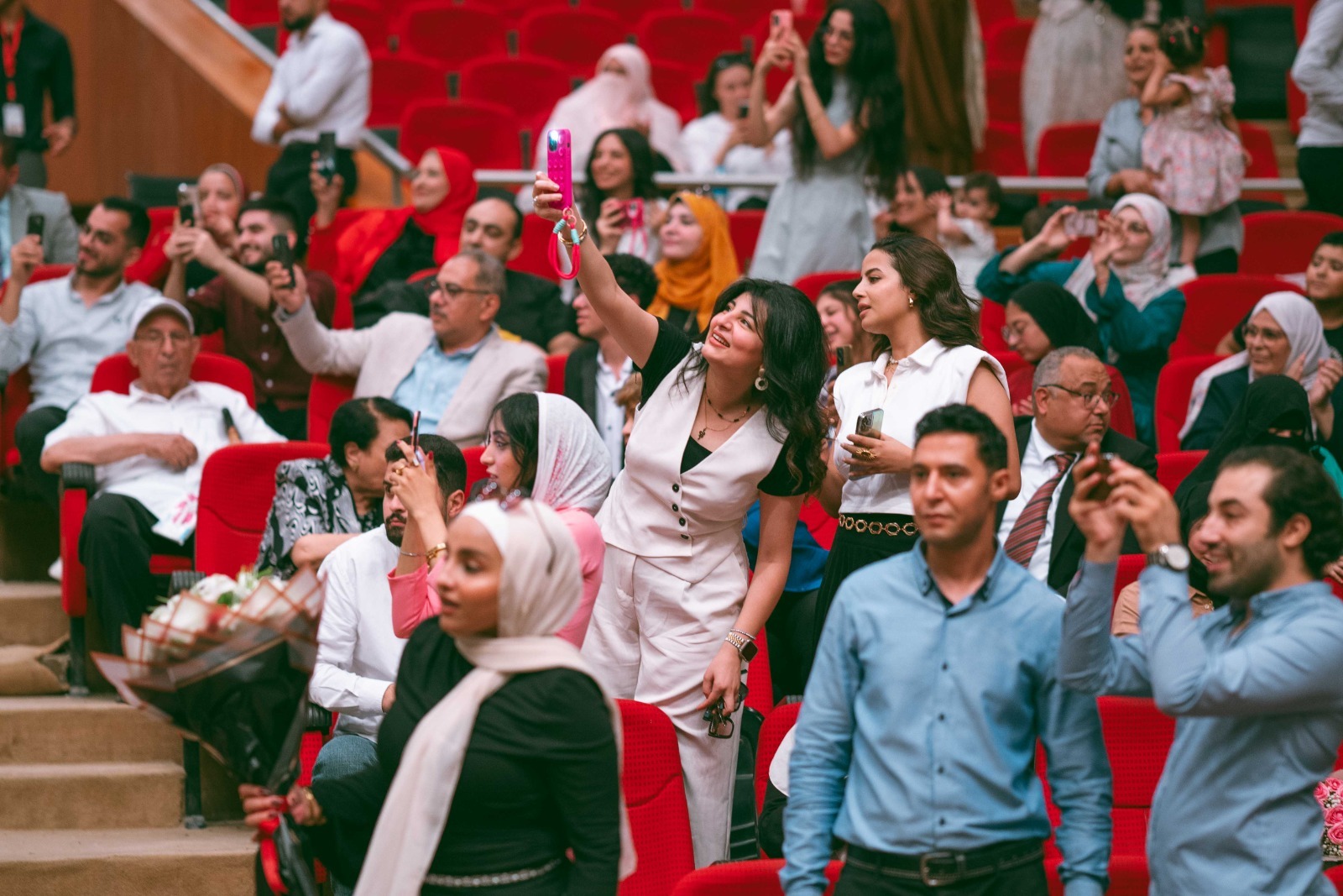 جامعة حلوان تنظم حفل تخرج دفعة جديدة من طلاب كلية الطب