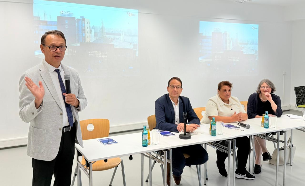 أوائل الثانوية العامة في حرم الجامعة الألمانية ببرلين