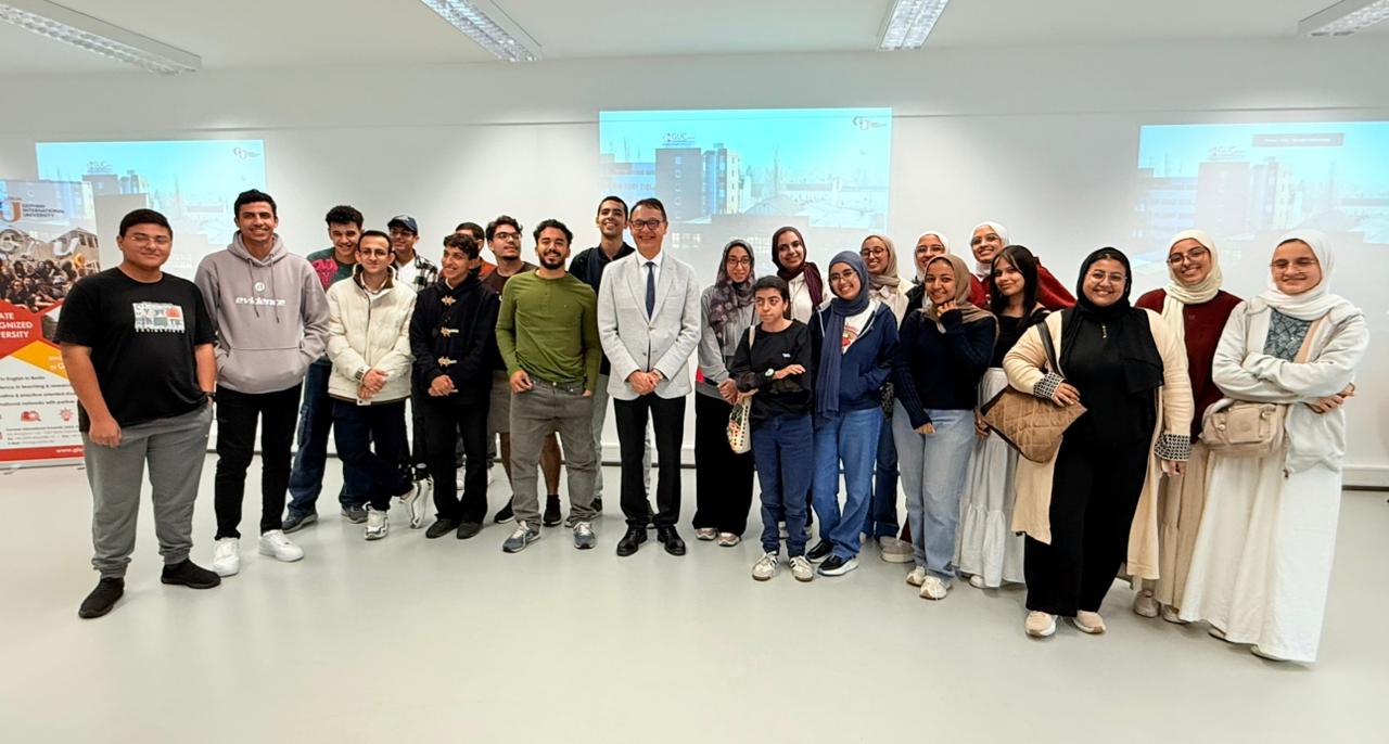 أوائل الثانوية العامة في حرم الجامعة الألمانية ببرلين