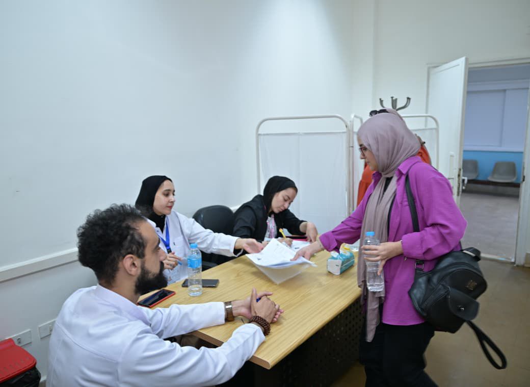 جامعة القاهرة تبدأ الكشف الطبي للطلاب الجدد 2025 بمستشفى الطلبة